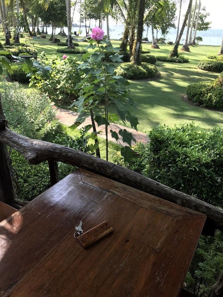 Dusita Koh Kood Resort Ko Kut Exterior foto